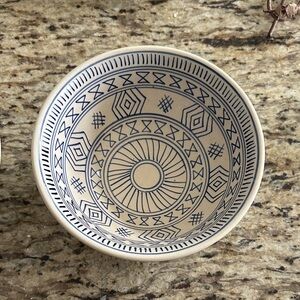 Set of two patterned ramen bowls